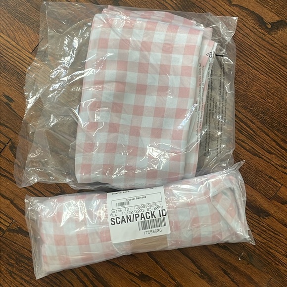 NEW Pink and white gingham curtains - Picture 1 of 2